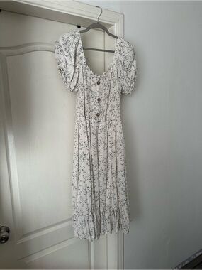 Floral Puff-Sleeve Midi Dress in Cream